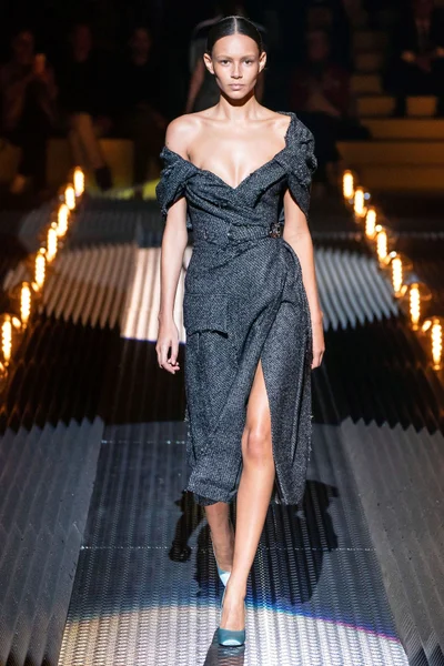 Look 19